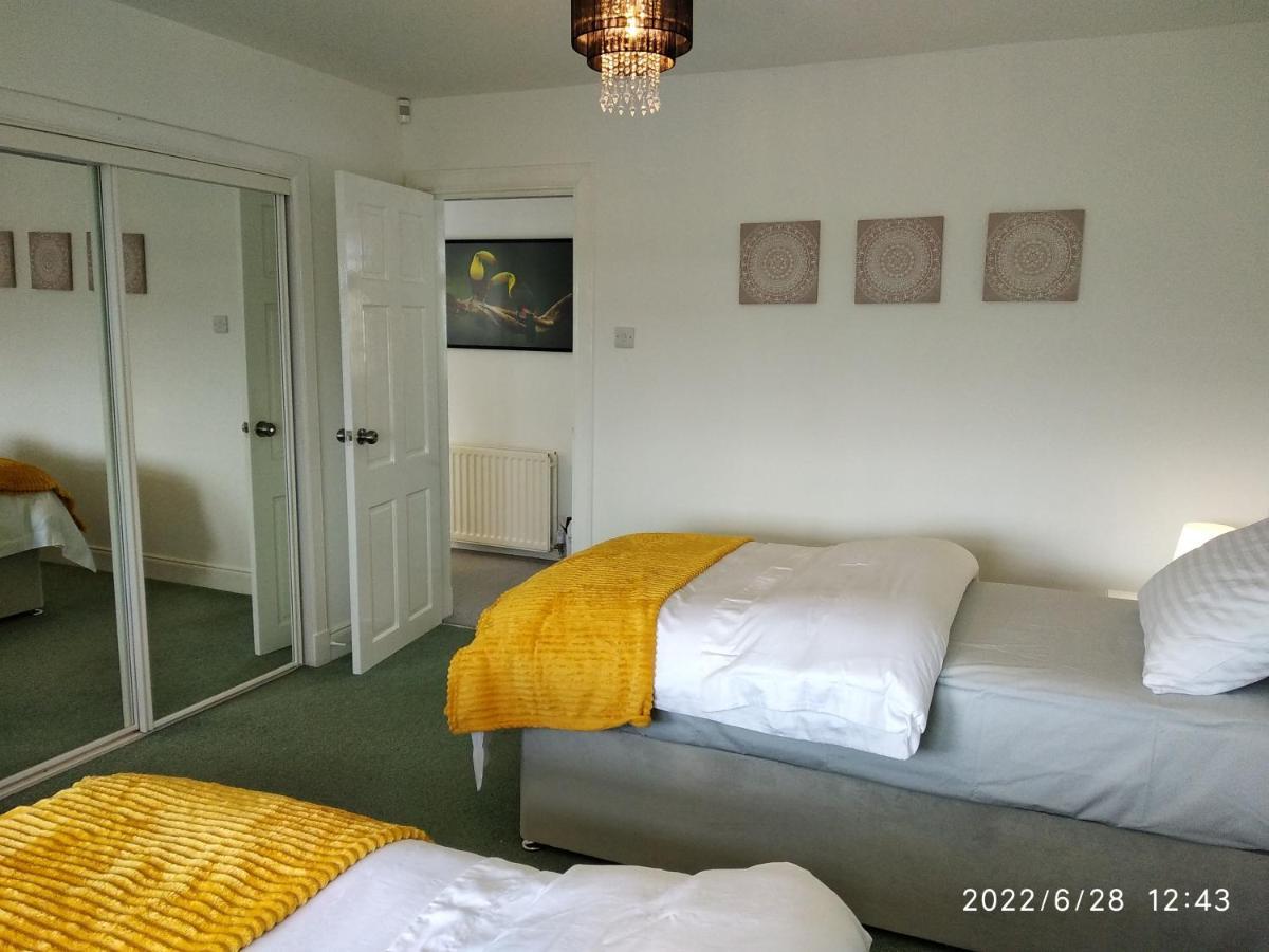 Cottage With Panoramic Views Kirk of Shotts Esterno foto