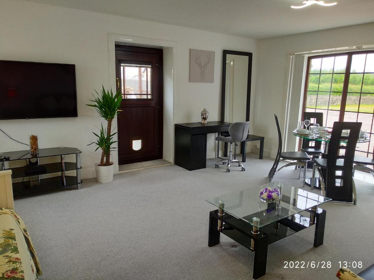 Cottage With Panoramic Views Kirk of Shotts Esterno foto